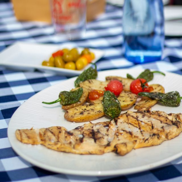 ¿Antojo de un clásico? Nuestra Pechuga de pollo a la parrilla 🔥 te están esperando en Morancho Brasseria✨
.
.⠀⠀⠀⠀⠀⠀⠀⠀⠀⠀
📍Crta. SE- 515 km 0,600 Valencina de la Concepción
41.907,Sevilla 🇪🇸
📞 RESERVAS
▶️ 675 68 32 44
▶️ 854 53 81 21
🌐 www.moranchobrasseria.com
✉️ reservas@moranchobrasseria.com
.⠀⠀⠀⠀⠀⠀⠀⠀⠀⠀
.⠀⠀⠀⠀⠀⠀⠀⠀⠀⠀
.⠀⠀⠀⠀⠀⠀⠀⠀⠀⠀
.⠀⠀⠀⠀⠀⠀⠀⠀⠀⠀
.⠀⠀⠀⠀⠀⠀⠀⠀⠀⠀
.⠀⠀⠀⠀⠀⠀⠀⠀⠀⠀
.⠀⠀⠀⠀⠀⠀⠀⠀⠀⠀
#morancho #Brasseria #MoranchoBrasseria #CarneAsada #MenúDelicioso #Sevilla #aljarafe #grill #espacios #restaurante
#restaurantesensevilla #asados #nuevasrecetas
#rancho #meat